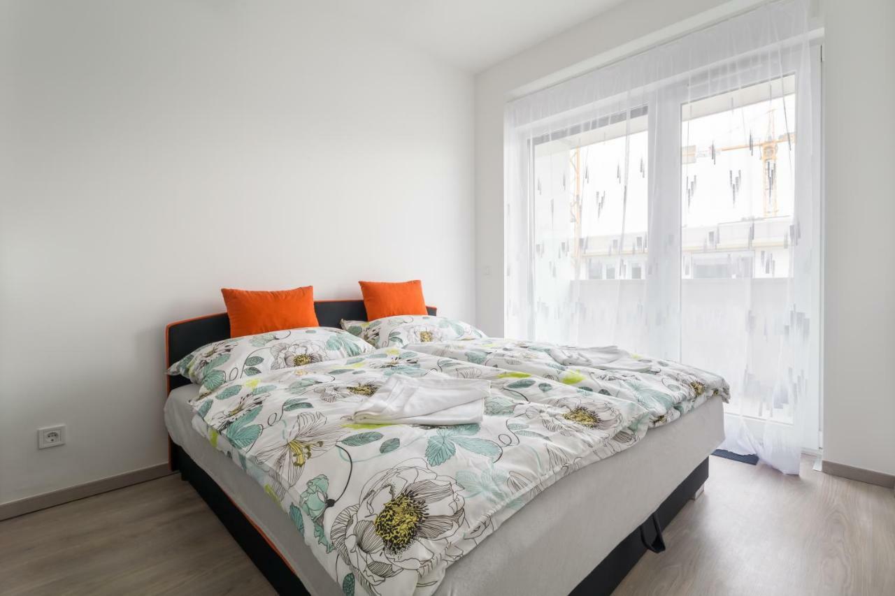 Bpr Chic White Home With Terrace & A/C & Garage บูดาเปสต์ ภายนอก รูปภาพ